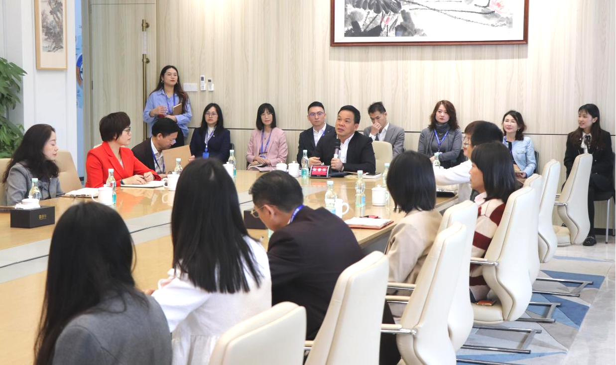 与党同心 · 迈向新征程 | 朗华集团召开2023年天下两会精神专题宣讲活动 - 朗华要闻 - 深圳市朗华供应链效劳有限公司