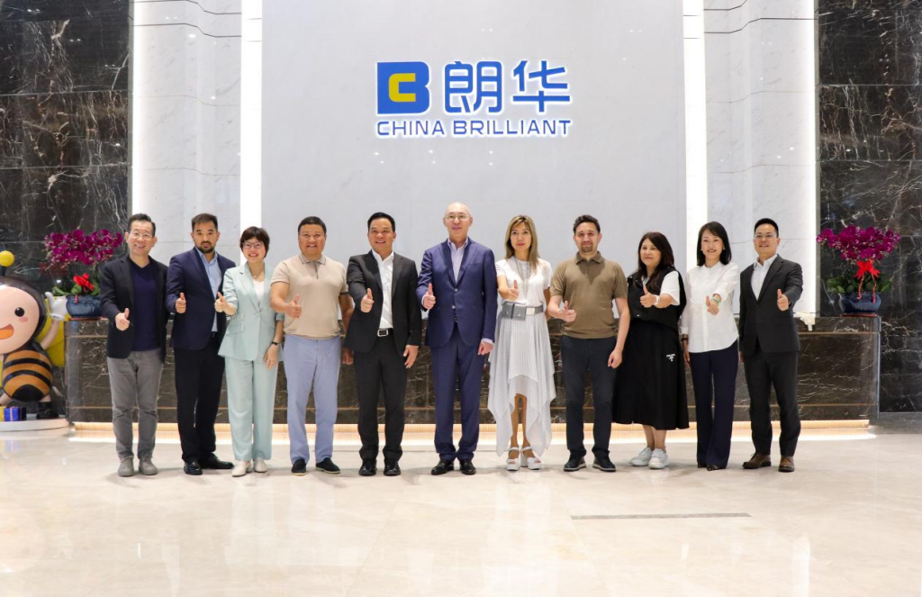 哈萨克斯坦Freedom Horizon公司董事局主席凯拉特·克林别托夫到访朗华 - 朗华要闻 - 深圳市朗华供应链效劳有限公司