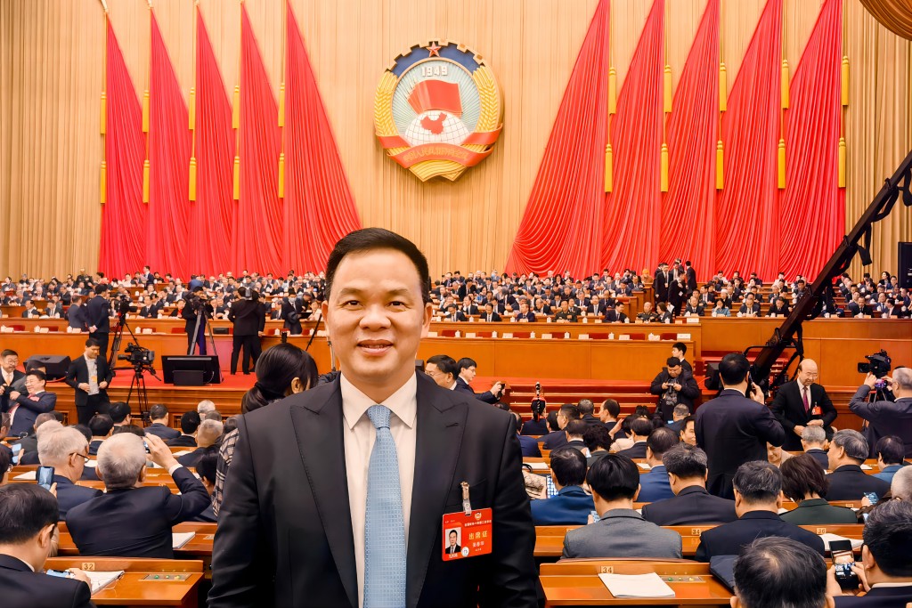 两会“深”音|天下政协委员张春华：聚焦新质生产力，，，，续写履职精彩答卷 - 朗华要闻 - 深圳市朗华供应链效劳有限公司