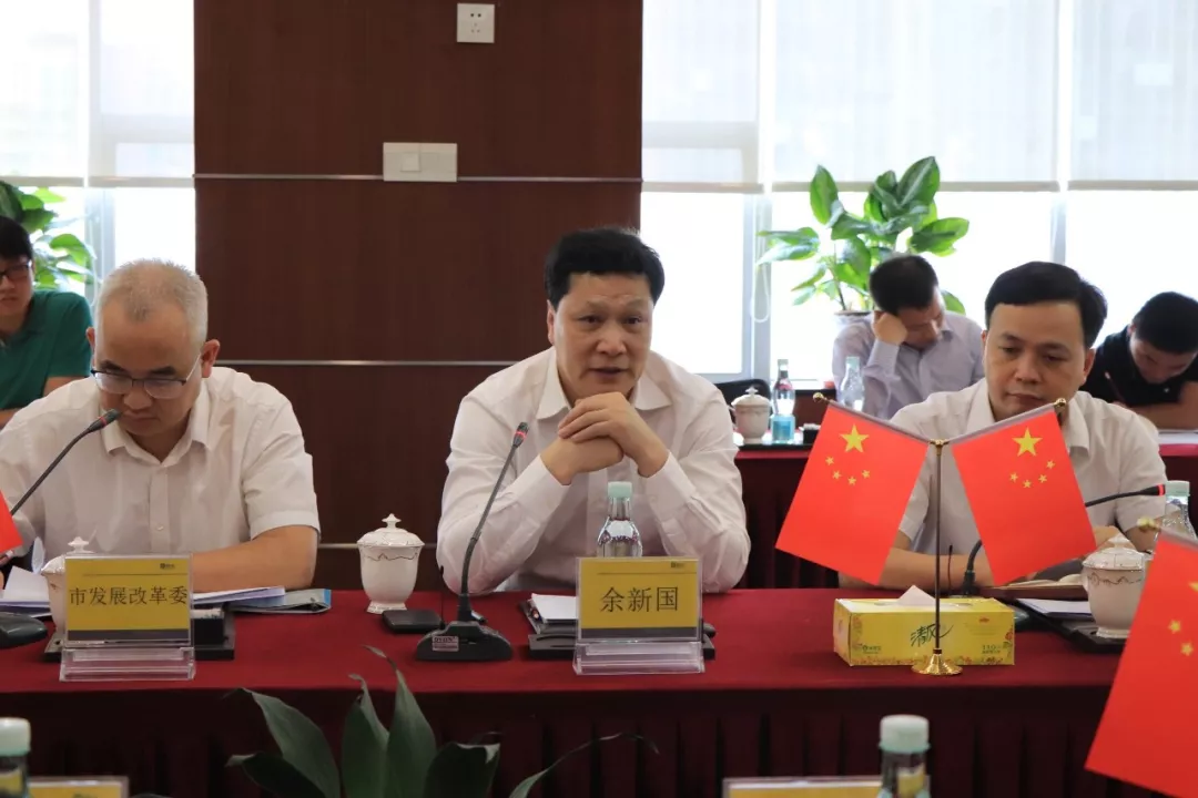 深圳市委常委、政法委书记余新国调研朗华 - 朗华要闻 - 深圳市朗华供应链效劳有限公司